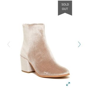 Dolce Vita Mirra Ankle Booties